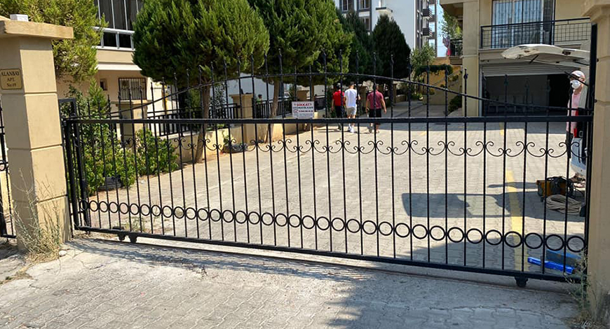 Otopark Kapısı